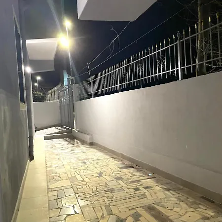 Lumturi Resident *