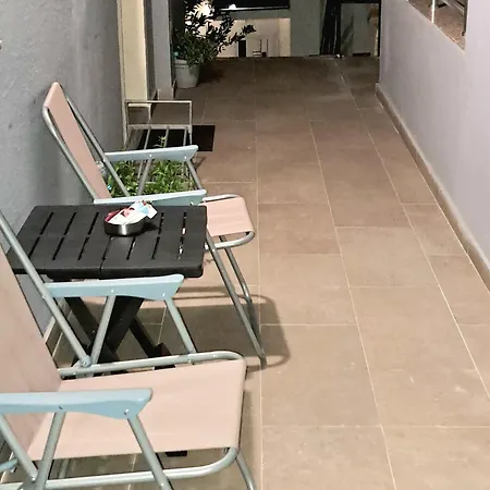 Lumturi Resident
